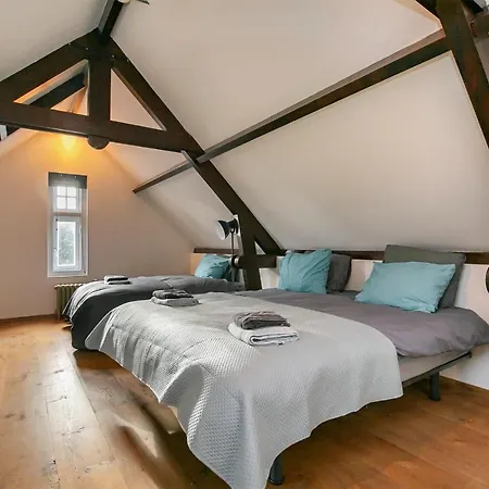 Edam Suites Apartment