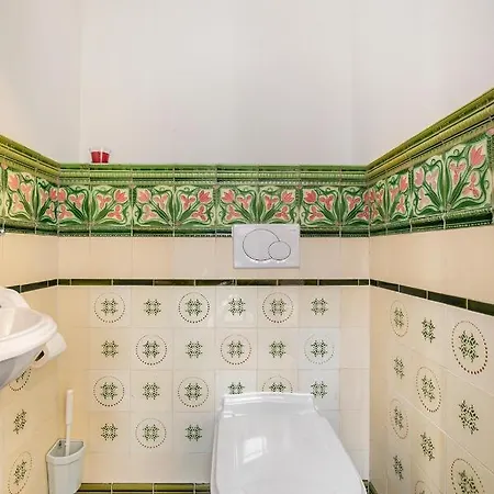 Edam Suites