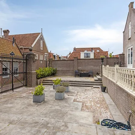 Edam Suites エダム